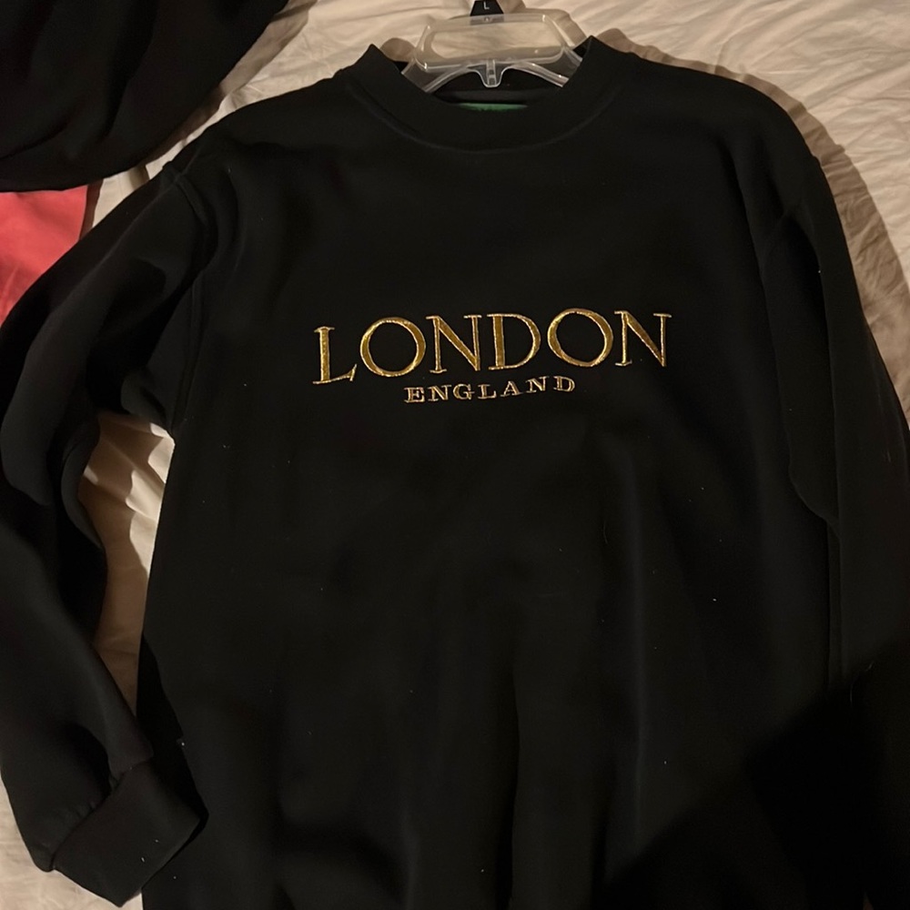 Deluxe sweats small London England sweater